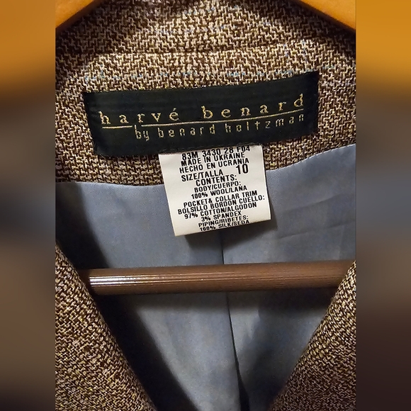 2 piece designer vintage skirt suit with leather trim! - Picture 3 of 3